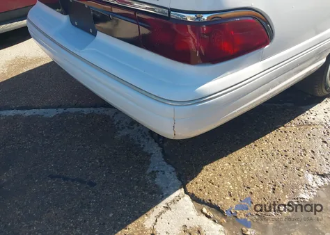 1997 Mercury Grand Marquis Gs z USA, uszkodzony, nr VIN 2MELM74W8VX645950